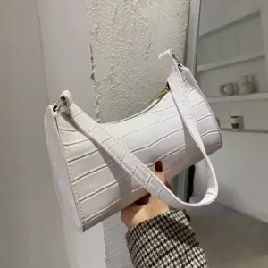Alligator Pattern PU Leather Handbag — Retro Small Clutch
