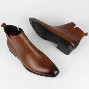 Business Casual Chelsea Boots — Men's